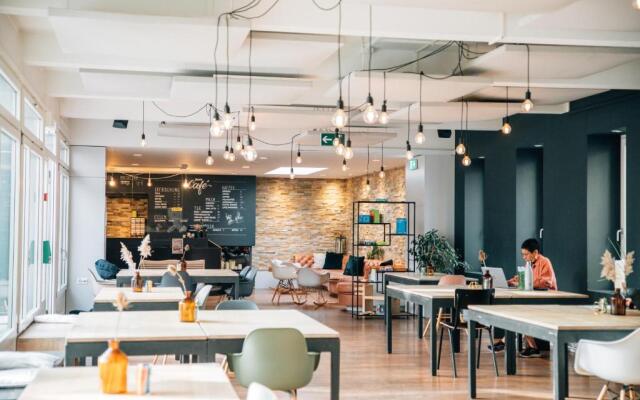 Hotel & Lounge by Hyve Basel SBB