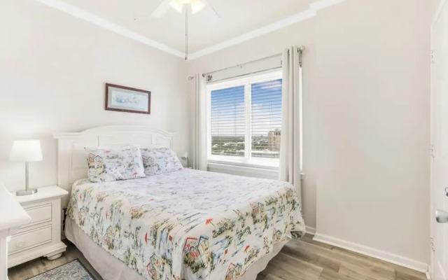 Tradewinds 1301 Beachfront Top-floor