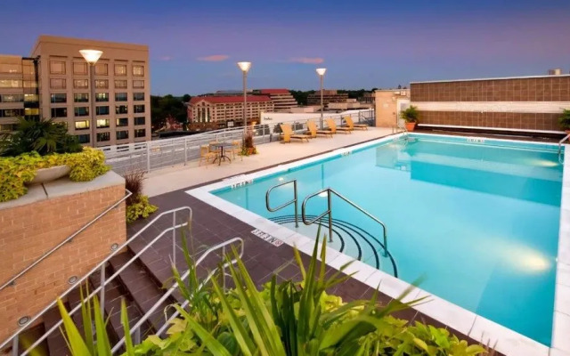 Weichert Suites at Wisconsin Place