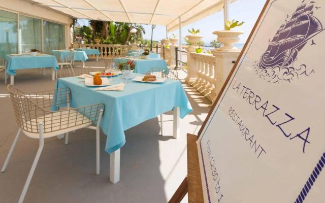 Hellenia Yachting Hotel