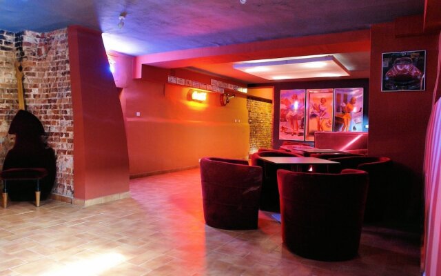 Komoda Club Residence