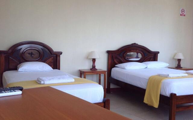 Gloria-Galápagos Inn