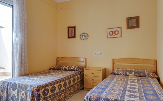 Splendid Mansion in Palau-Saverdera near Sea