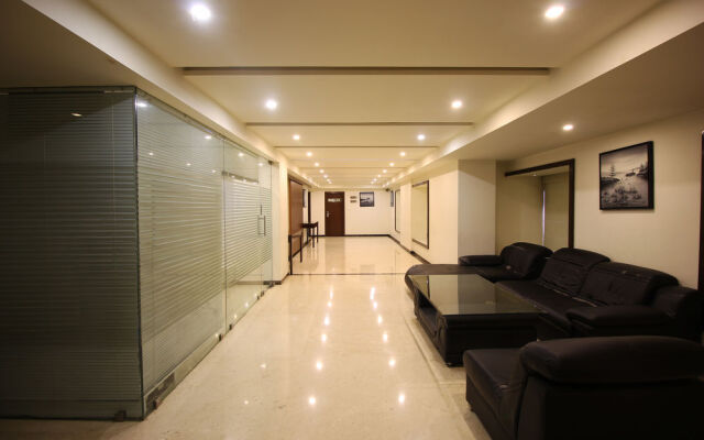 OYO Premium Jubilee Garden Jawahar Road