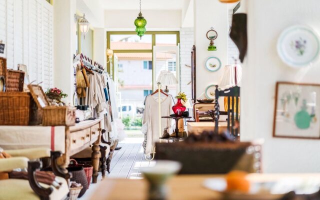 Margarret Pension and Antique Cafe