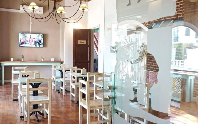Playa Varese Inn