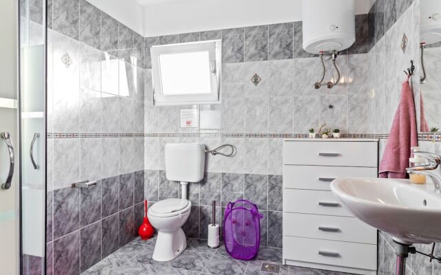 Welcoming Apartment in Pula With Swimming Pool