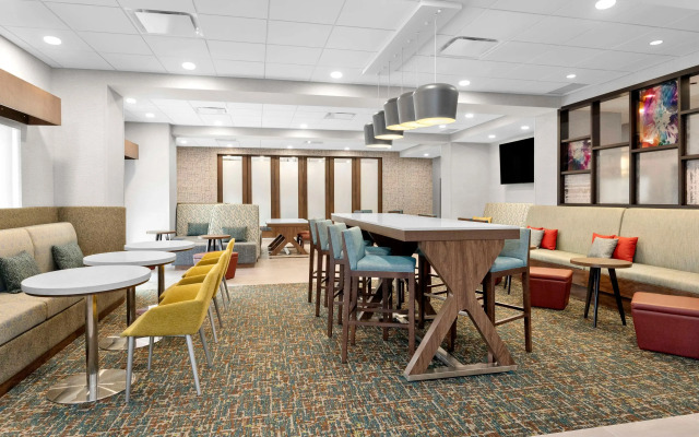 Hampton Inn By Hilton Cornwall