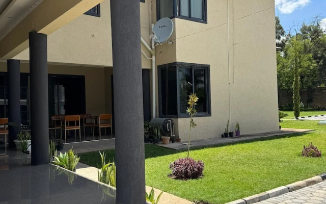 Eleganciana Lodges Ltd