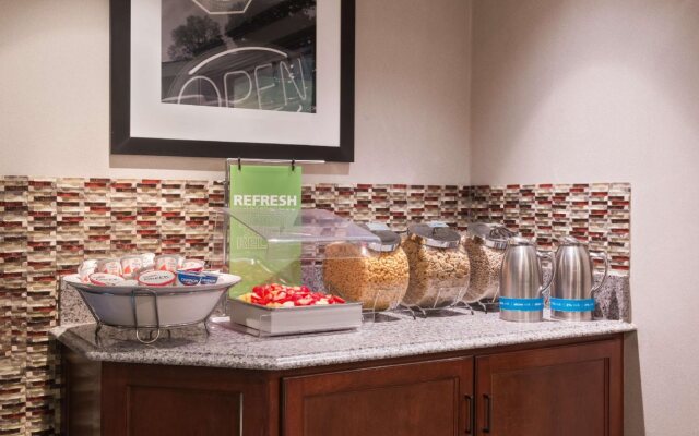 Hampton Inn Hartford/Airport