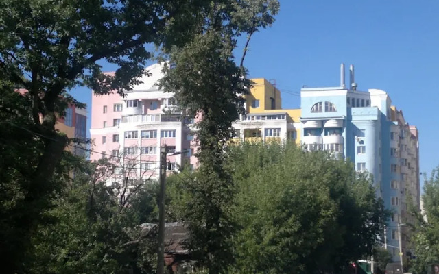 Apartment on Vokzalnaya 77-31