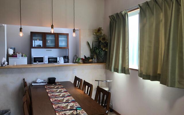 Yellow Submarine Guesthouse Okinawa