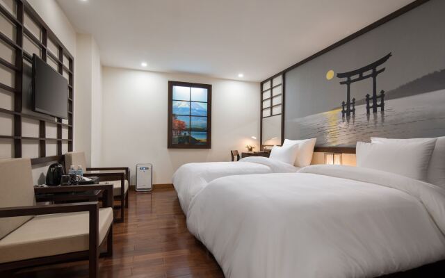 Brandi Fuji Hotel