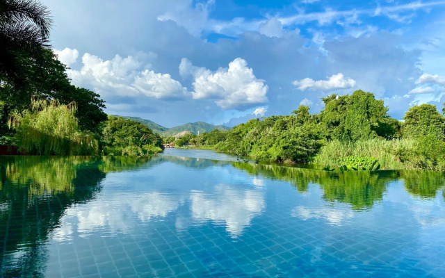 Ruenmaihom Riverside Cottage