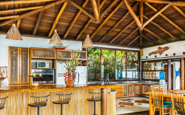 Casa de luxo com piscina e natureza em Ilhabela