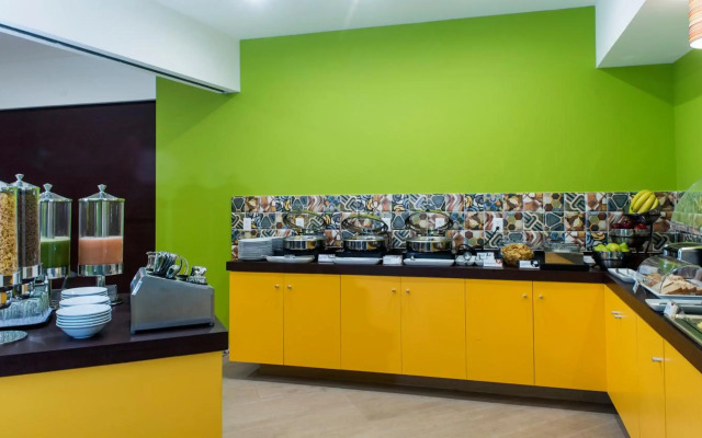 Holiday Inn Express Mexico Aeropuerto by IHG