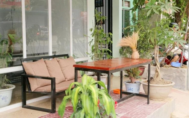 Giang Son Hostel