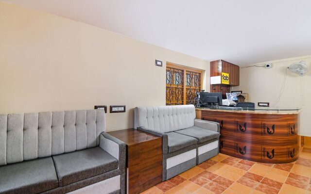 Fabhotel Sriya