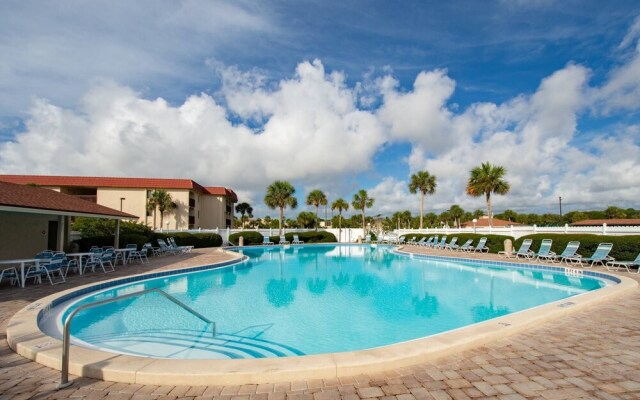 Ocean and Racquet 8208