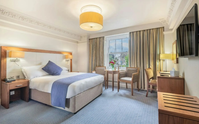 Riverside Hotel