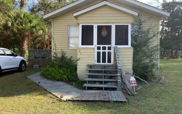Nature Coast Inn and Cottages