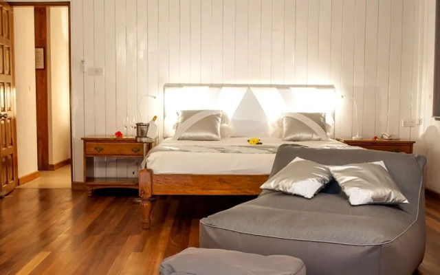 Le Domaine de La Reserve Hotel