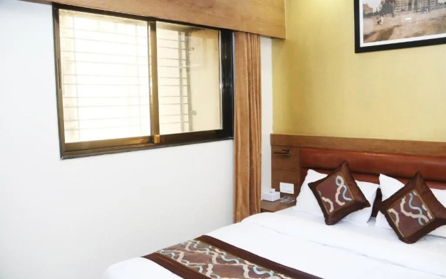 Hotel Crystal Luxury INN