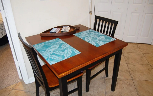 Colony Club M5 condo