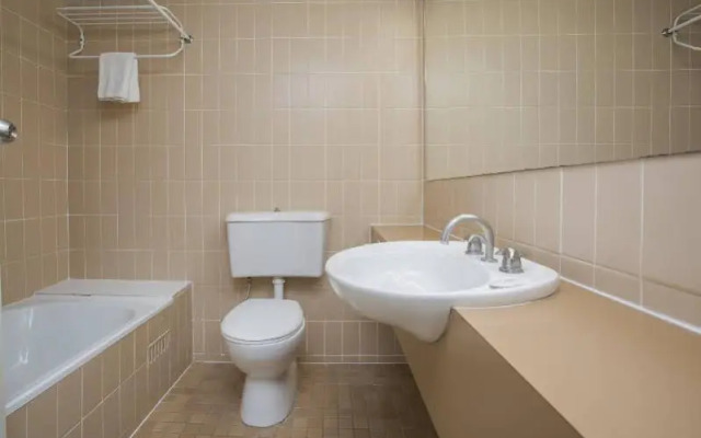 Ibis Styles Canberra Eagle Hawk