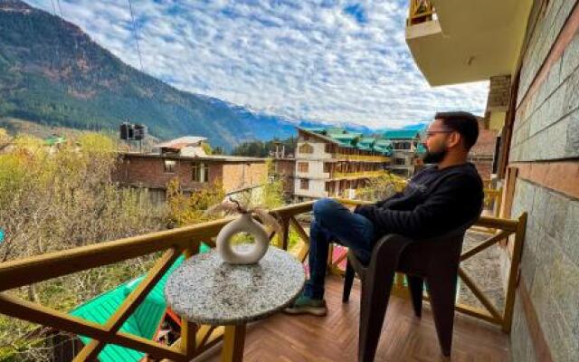 YOLO Backpackers Hostel