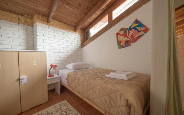 Mosaic Home - Hostel