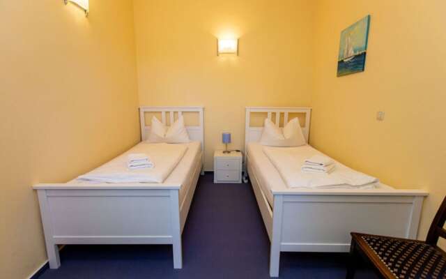 4 Villa Blanck Comfortable Holiday Residence