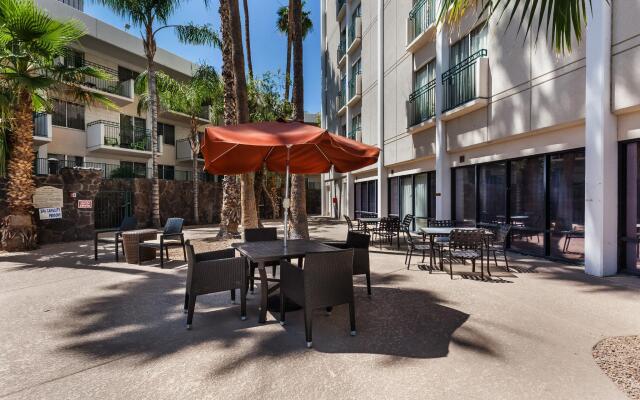 DoubleTree by Hilton Phoenix Midtown