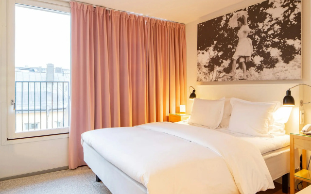 Hotel Rival