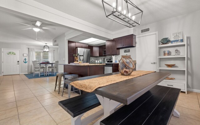 11350 Central Oasis 4BR Pool Home