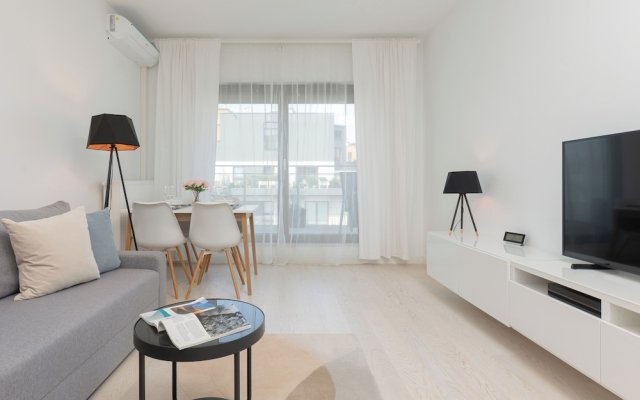Sarmacka Apartment Wilanow by Renters