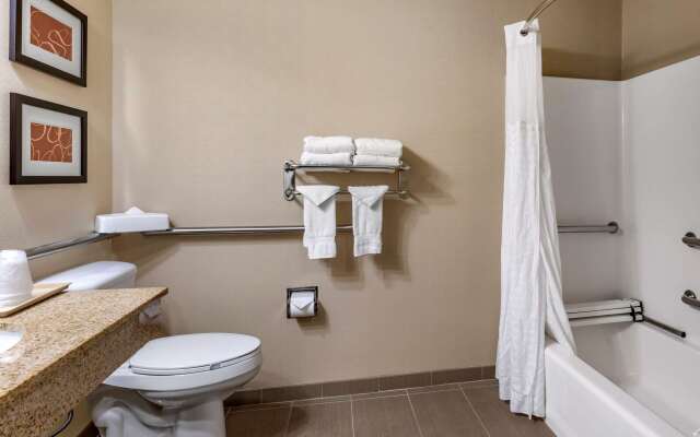 Comfort Suites Linn County