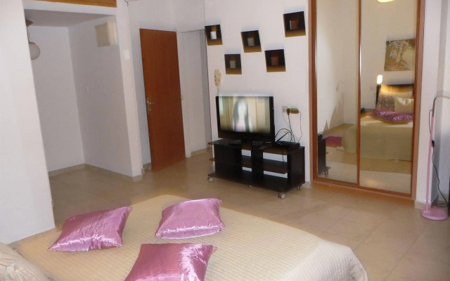 Elena Apartments