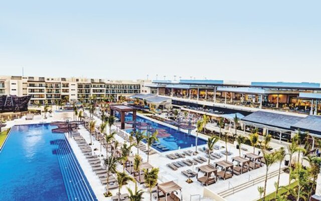 TravelSmart at Royalton Riviera Cancun Exclusive for WVO Members, Cancun, Mexico