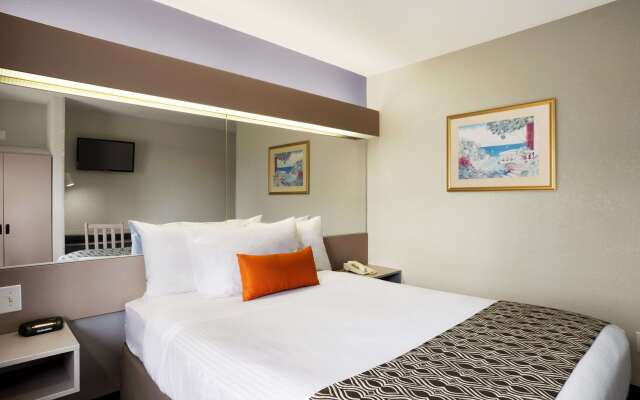 Microtel Inn by Wyndham Louisville East