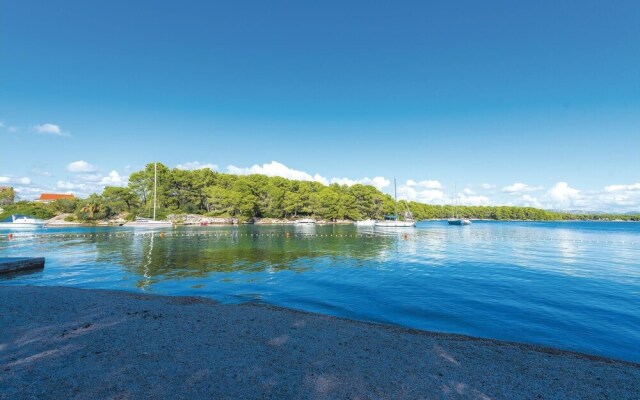 Stunning Home in Sibenik With Wifi and 5 Bedrooms