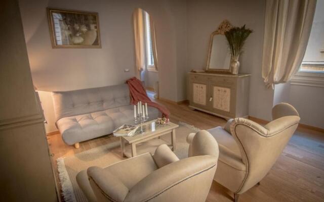 Stunning Apt 5min Walk To Duomo