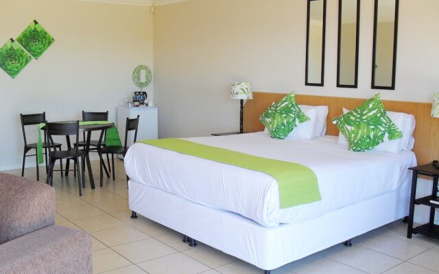 8 Royal Palm Bed & Breakfast