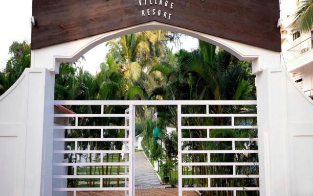 Stone Wood Village Resort - Morjim Beach