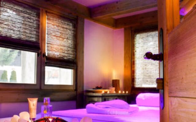 CGHRiA©s&Spa Hameau Pierre Blanche(LHU100)