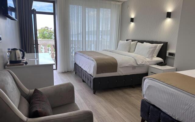Beyaz Köşk Hotel & Cafe