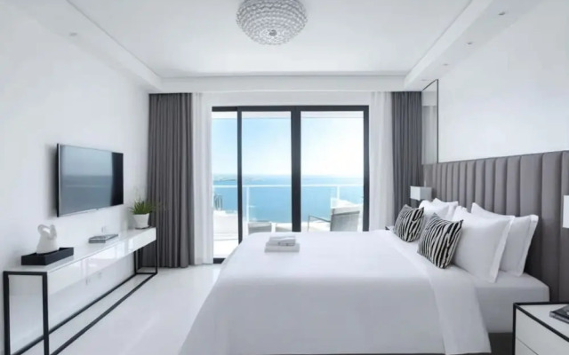 Luxury Oceanfront Villa in Arona