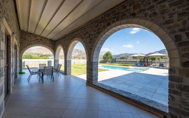 Villa Vilana With Private Pool