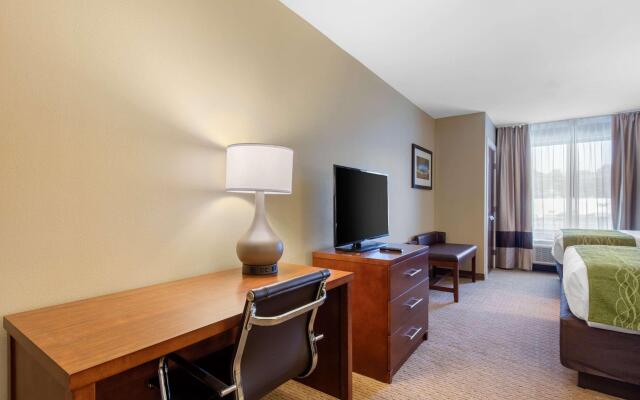 Comfort Inn & Suites at CrossPlex Village