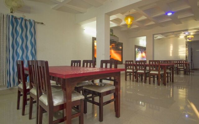 OYO 12751 Greenwood Hotel